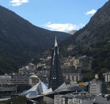 Paisaje Escaldes vista de Caldea